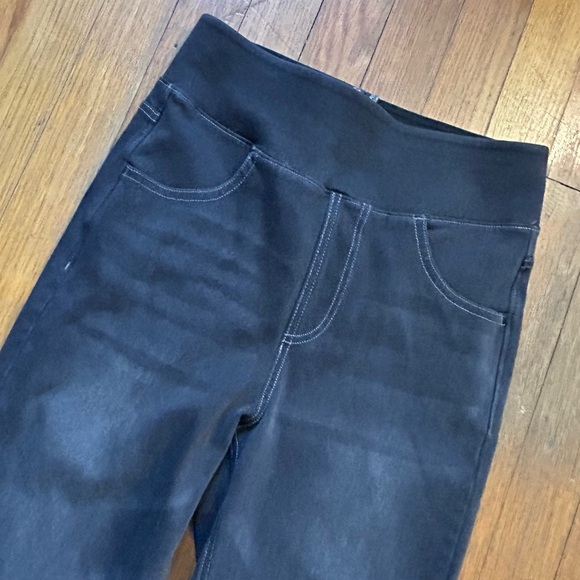 Halara | Black Pull On Flare Leg Leggings / Jeans Size Small - Picture 2 of 8